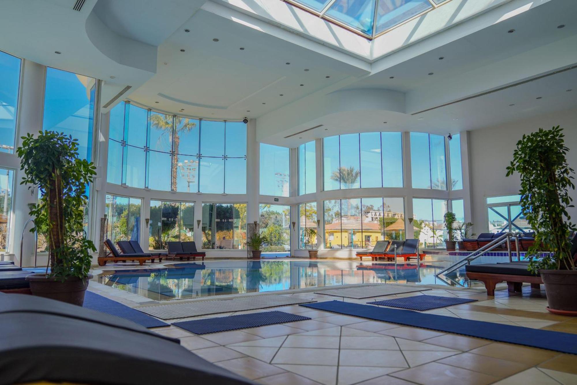 沙姆沙伊赫塞拉酒店 外观 照片 The indoor pool at the hotel