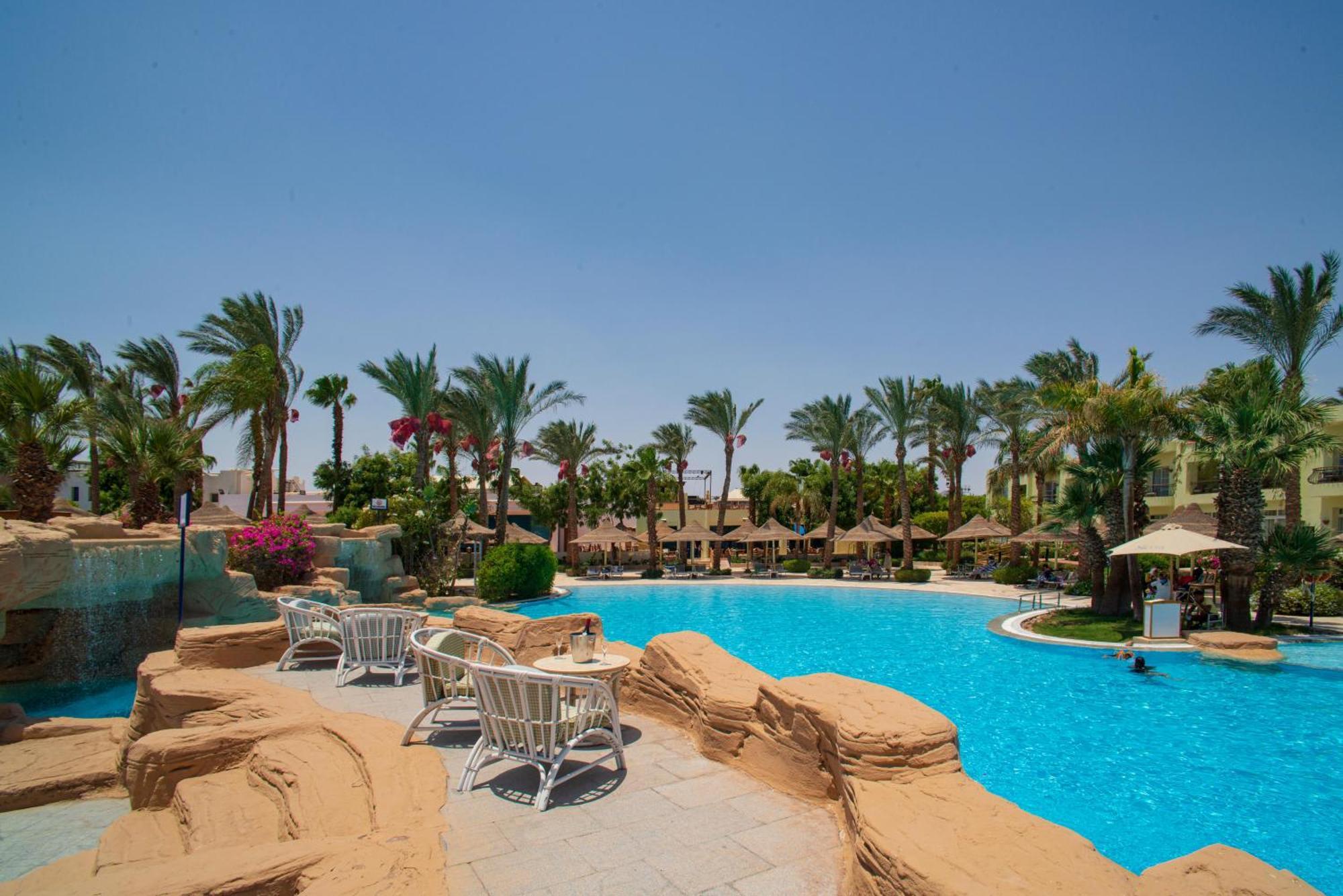 沙姆沙伊赫塞拉酒店 外观 照片 The pool at the Hilton Taba